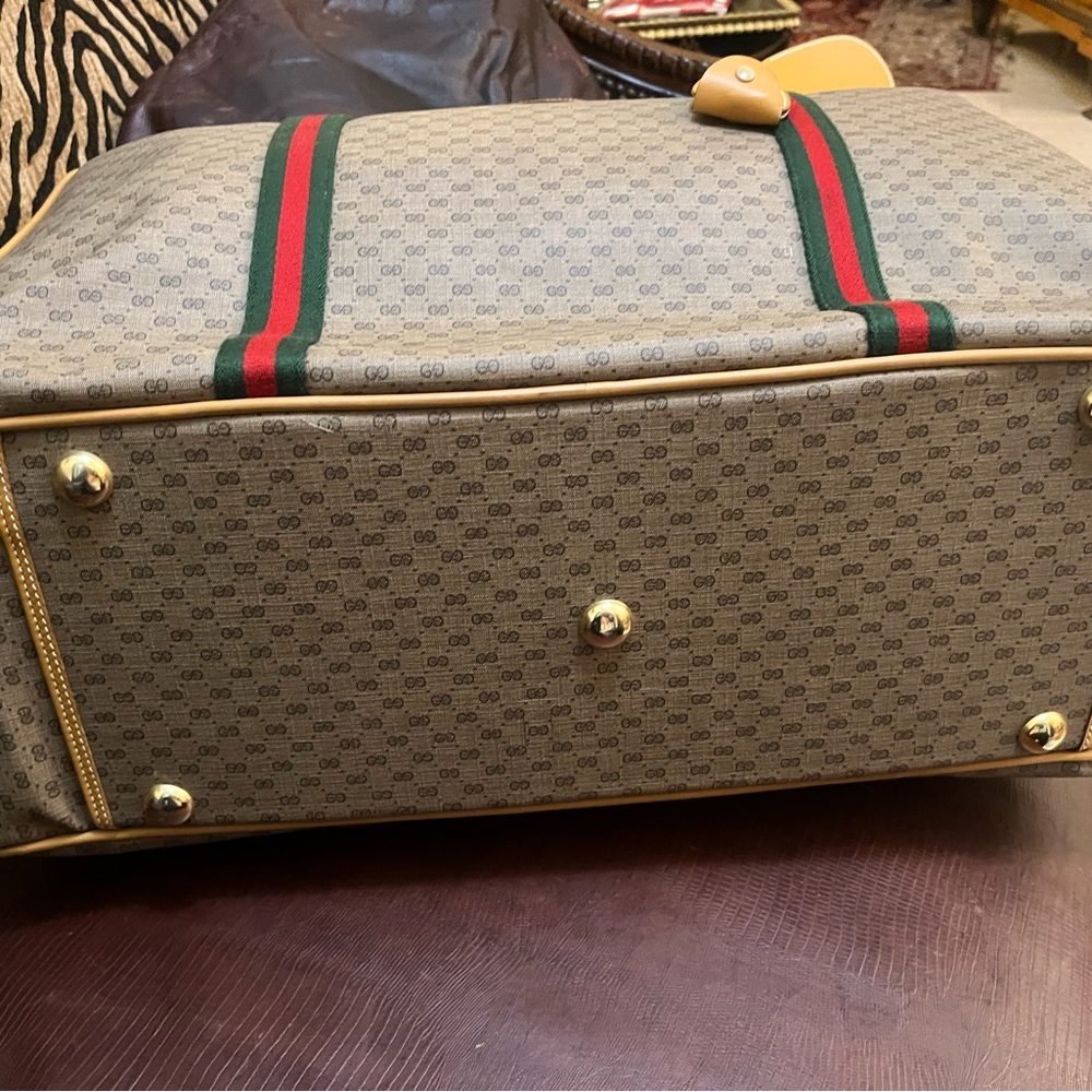 Gucci Monogram Travel Bag with Green and Red Straps - Picture 4 of 16